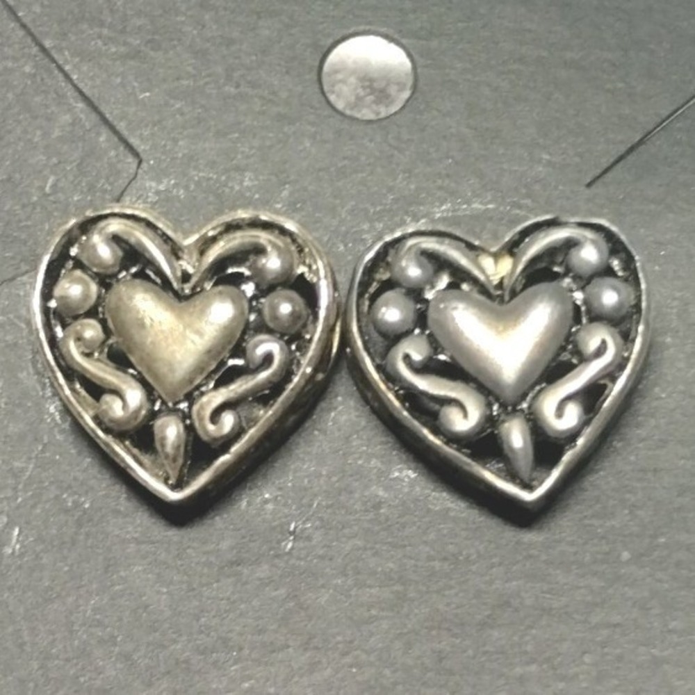 Vintage Style Silver Tone Filigree Heart Stud Earrings Antiqued‎ Romantic Boho